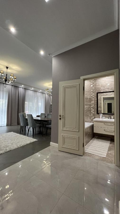 Hotel Manica Esentai City Алмати Екстер'єр фото